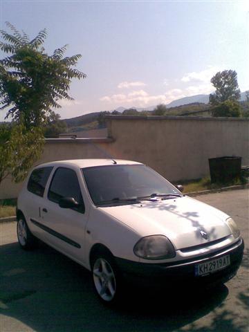 Renault-Clio--01
