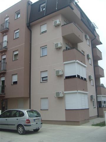 Stan od 55m2, Ugrinovacki put 60A