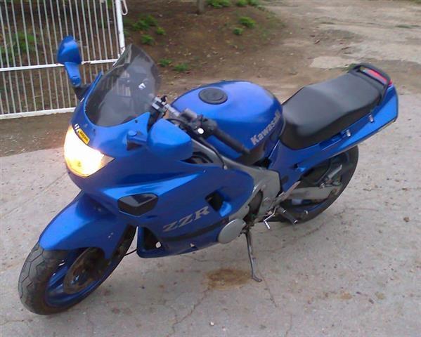 Kawasaki zzr 500