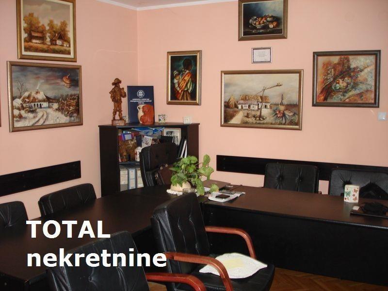 Uknjizen-cetvorosoban-stan-na-Podbari