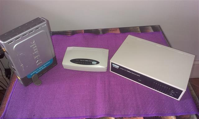 Dva switcha i jedan router