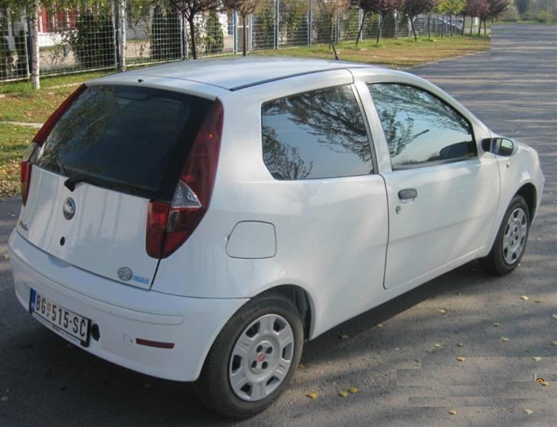 Fiat-Punto-1-2-8v-tng--04-
