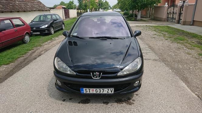 PEŽO 206 1.4 2002