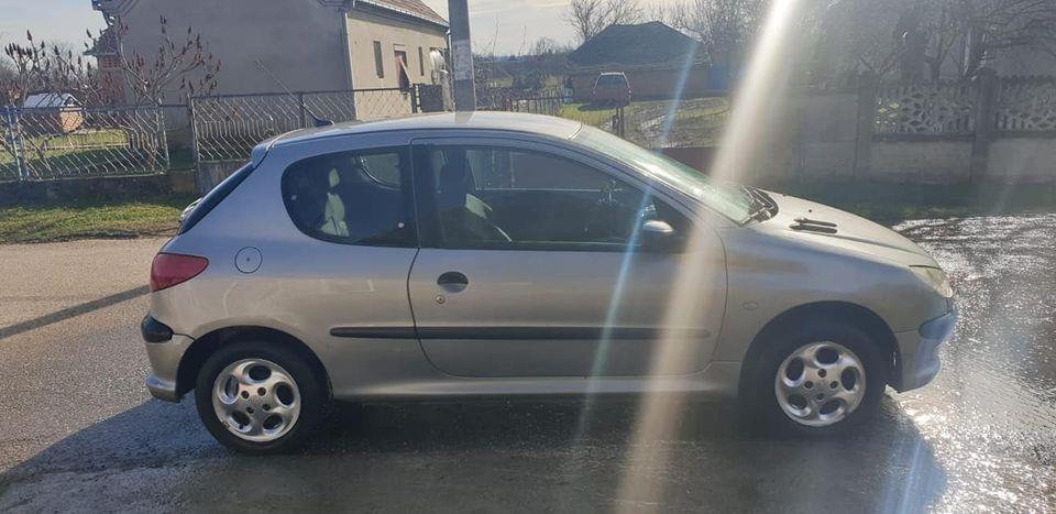 Peugeot-206