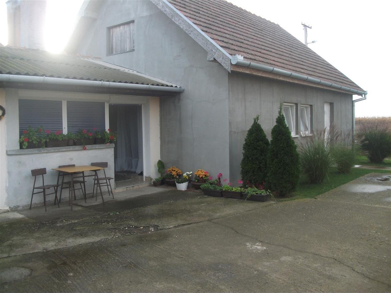 Dve-kuće