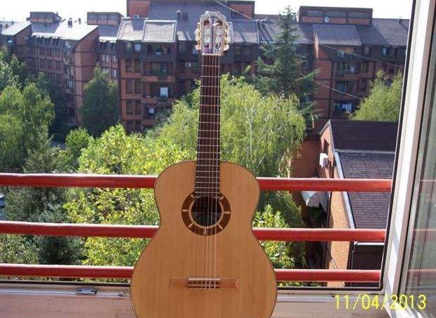 Klasicna-koncertna-gitara-rad-Miroslava