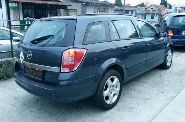 Opel-Astra-H--07