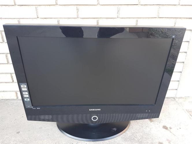 Samsung LCD TV 32"