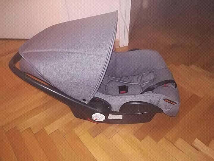 Auto-sediste