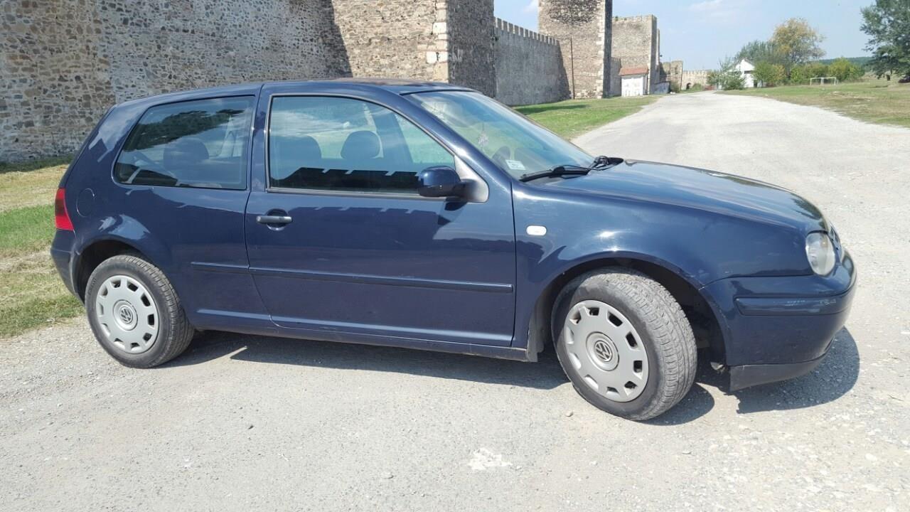 VW-Golf-4-
