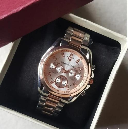 Michael Kors sat