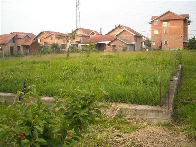 Plac-600m2-u-Batajnici