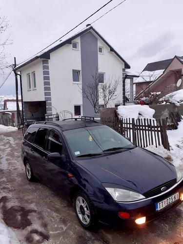 Ford Focus 1.6 benz