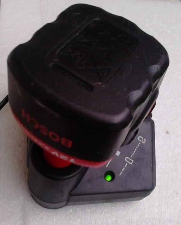 Bosch-BRZI-Punjač-AL-1450-DV-5A
