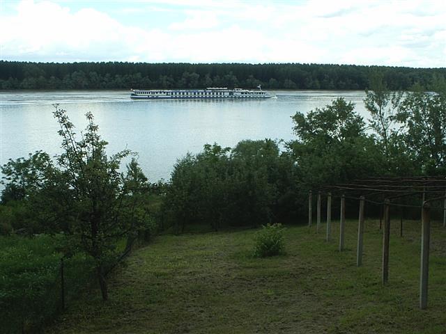 Plac na obali Dunava 400m2