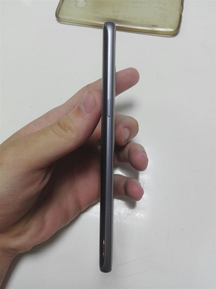 Polovan-Samsung-Galaxy-S7-edge