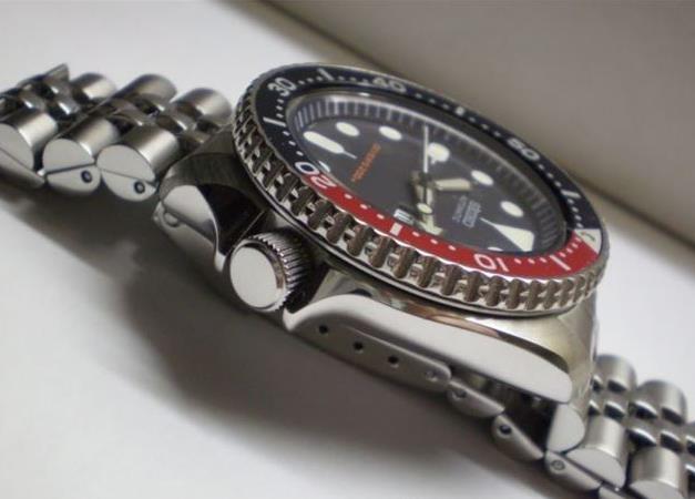 Seiko-200m-pepsi-Diver-automatic