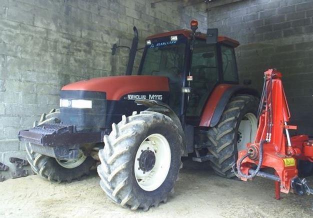 Traktor-New-Holland