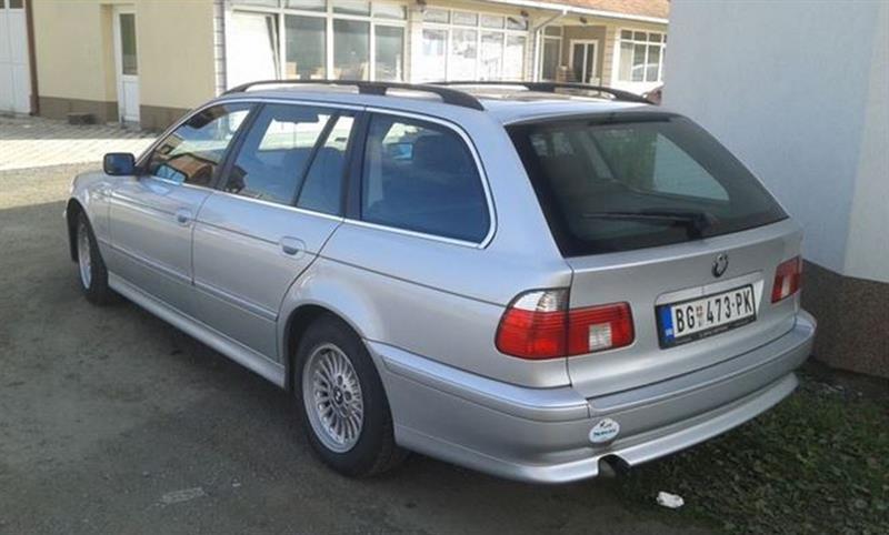 BMW-520--02