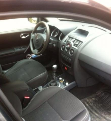 Renault-Megane--05