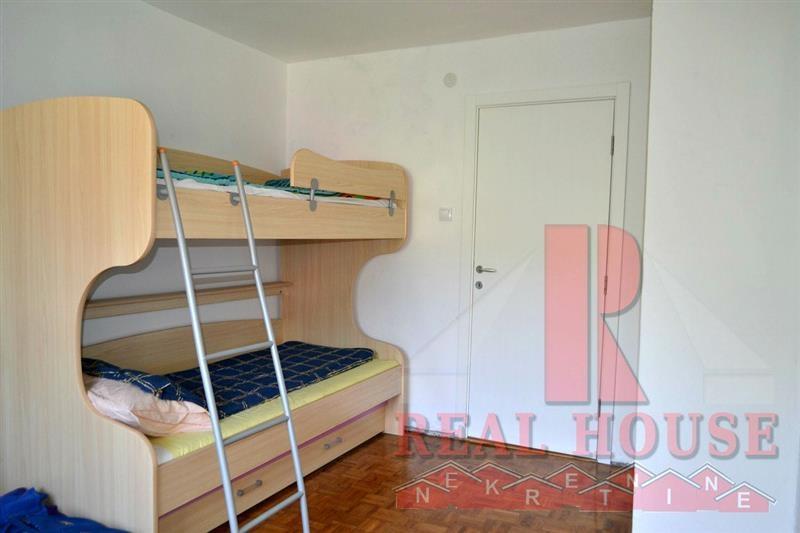 Uredjena-vikend-kuca-u-Banostru