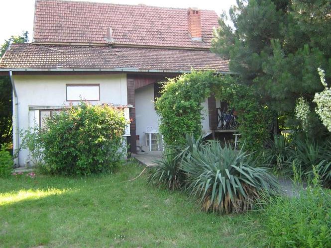 Kuca u Ostruznici
