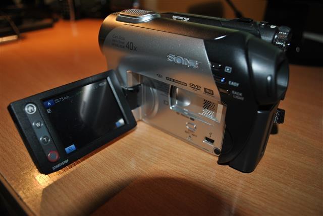 Sony-DCR-DVD106E