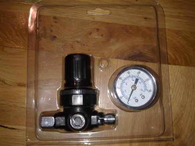 Regulator pritiska sa manometrom