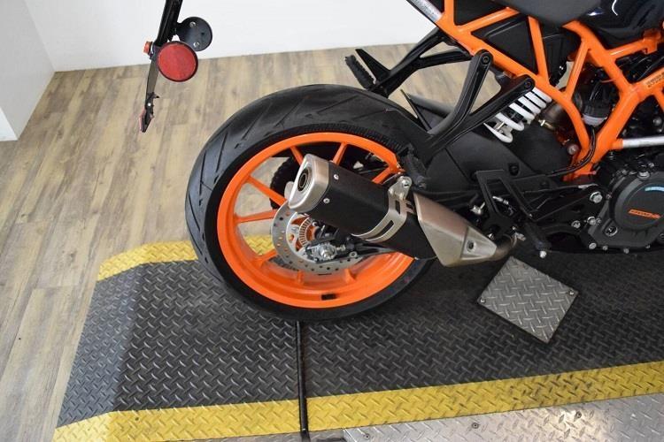 2018-KTM-RC-390---