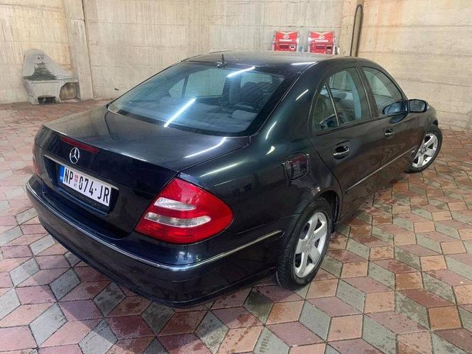 Mercedes E220