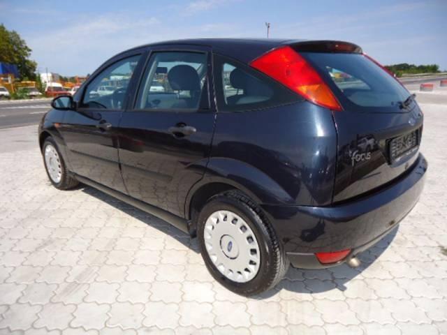 Ford-Focus--01