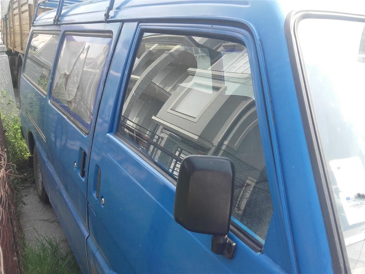 Kombi-Mazda-E-2000