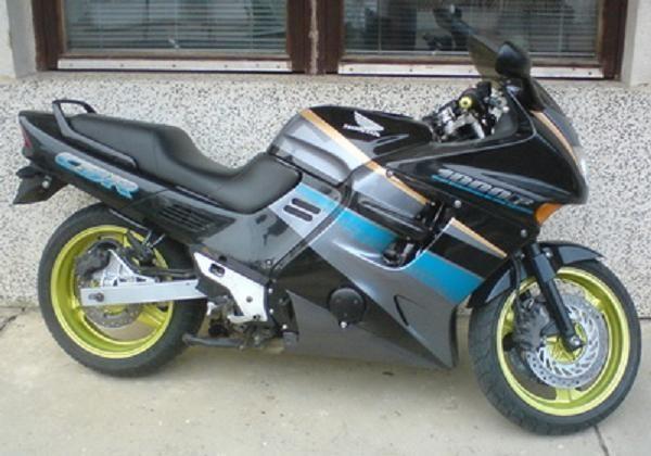 Honda cbr 1000f