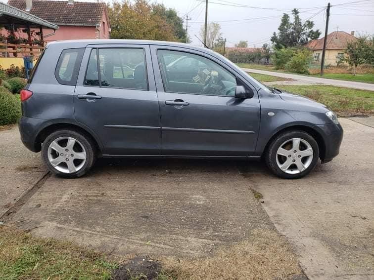 Mazda2