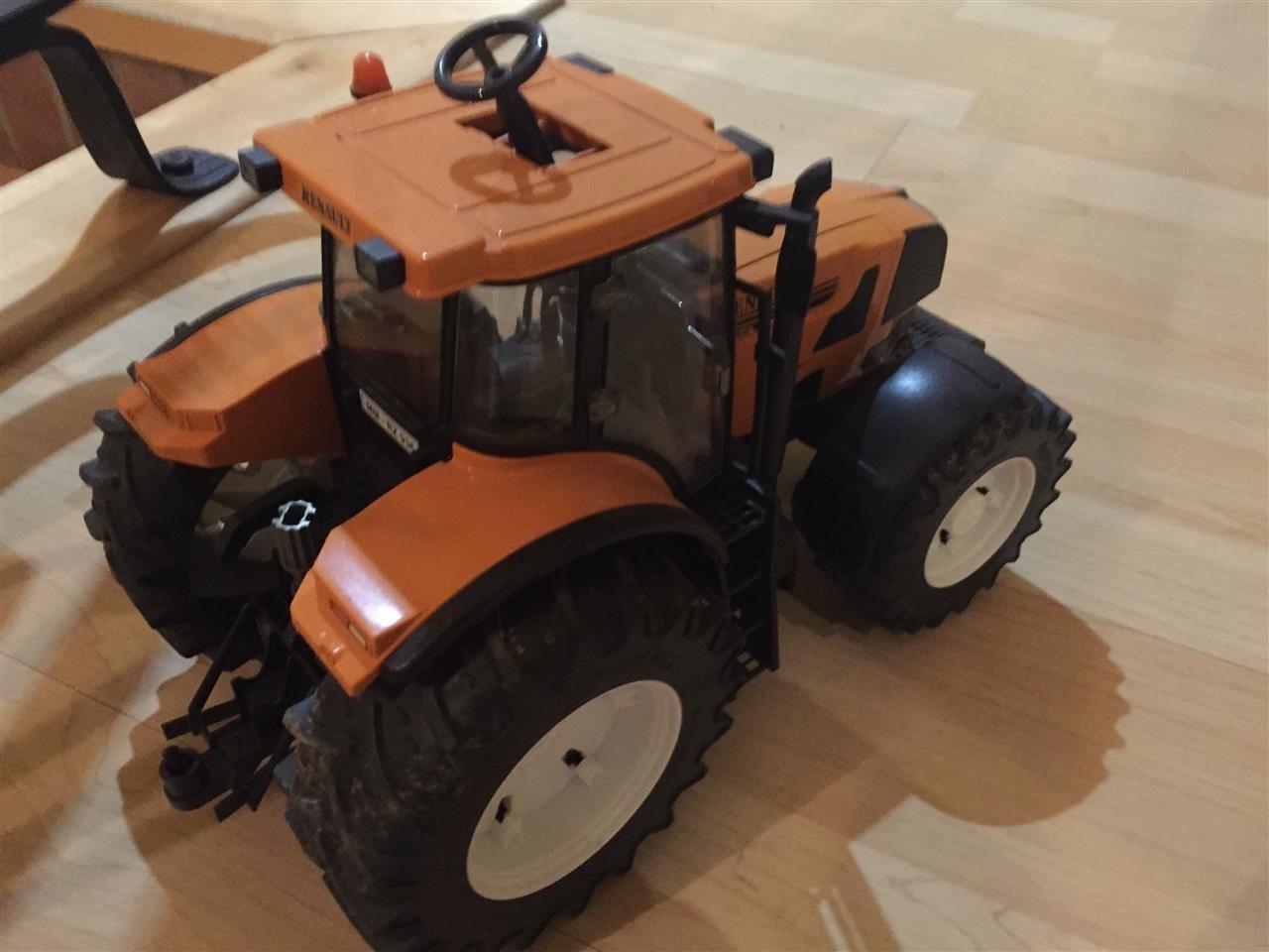 Bruder-Renault-Traktor