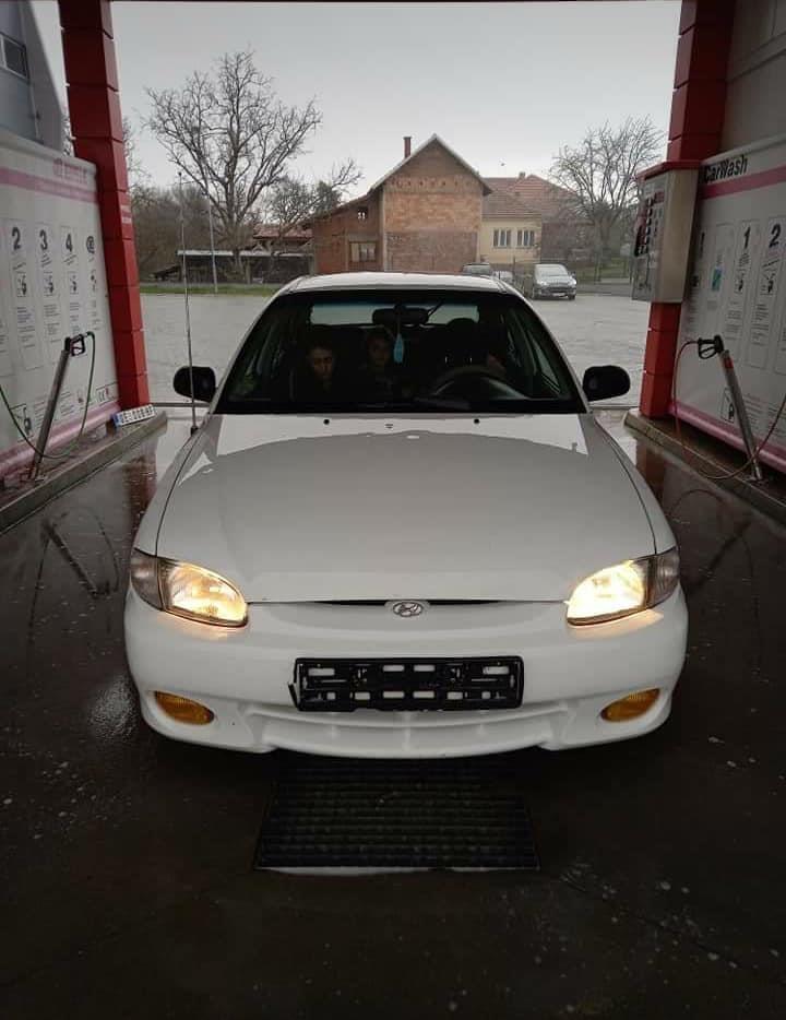 Hyundai-Accent-1-5-ben-automatik