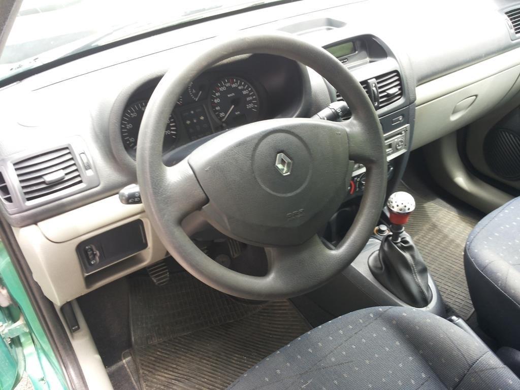 Renault-Clio-1-2-klima--2004