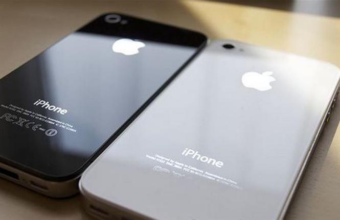 Apple iPhone 4S