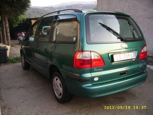 Ford-Galaxy--01