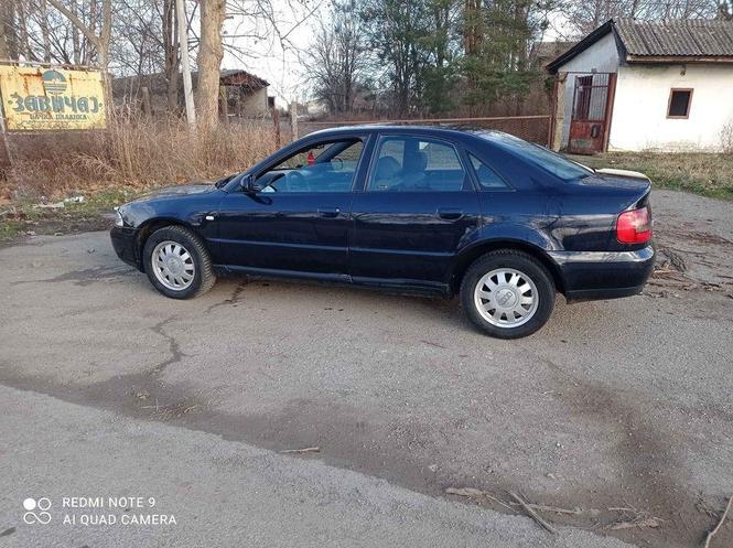 AUDI A4 2000 GOD.