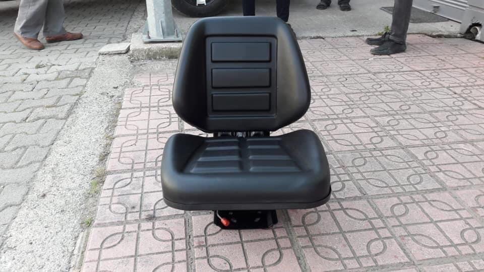Rezervni-delovi-za-traktor