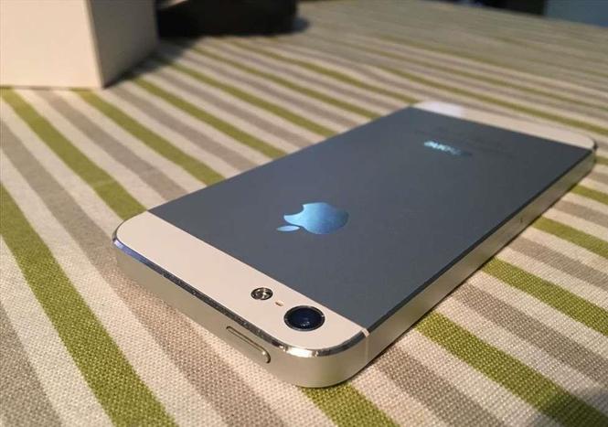 iPhone 5 64gb white SIM free