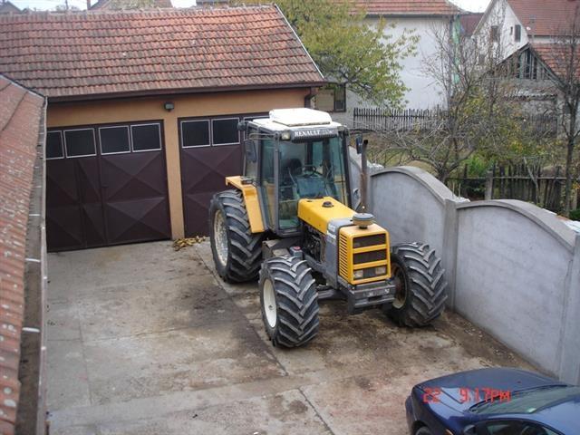 Traktor-Renault-133-14