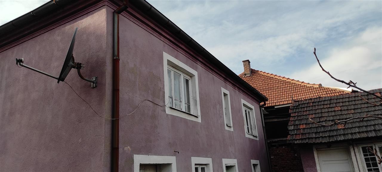 Prodajem-kucu-
