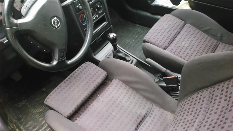 Opel-Astra--00