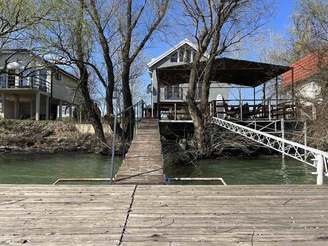 Waterfront Lasta