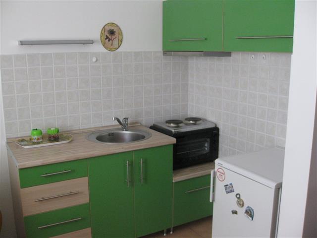IZDAJE-SE-LUKSUZAN-STAN-30m2