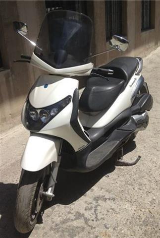 Piaggio-Beverly-400cc