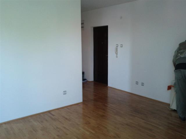 Stan 42m kod Metroa