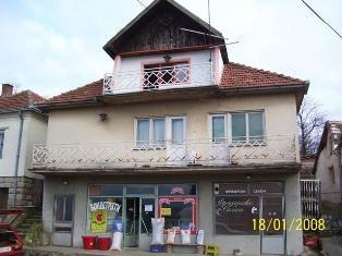 KUCA-SA-2-LIKALA--2-TEL-LINIJE-2-ODVOJENE---